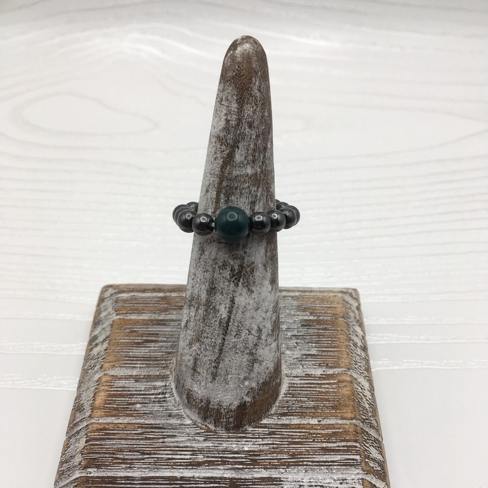 HANDCRAFTED Hematite & Moss Agate Stretch Bead Ring